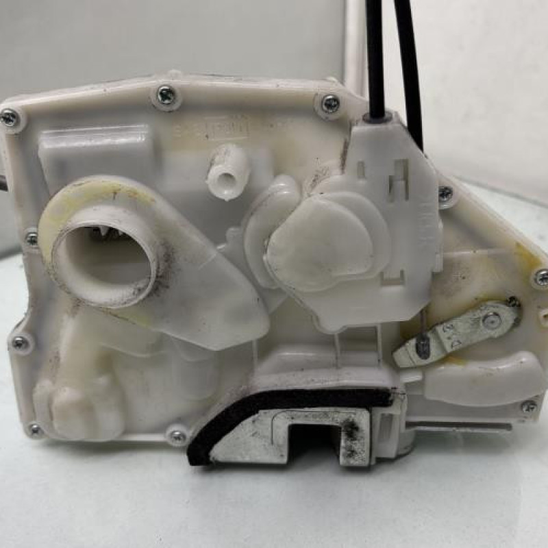 Serrure avant gauche SUZUKI SWIFT 3 Photo n°3