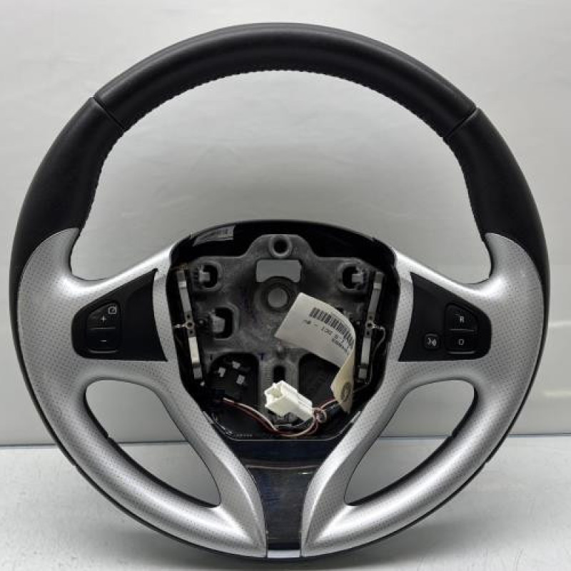 Volant RENAULT CLIO 4 Photo n°1