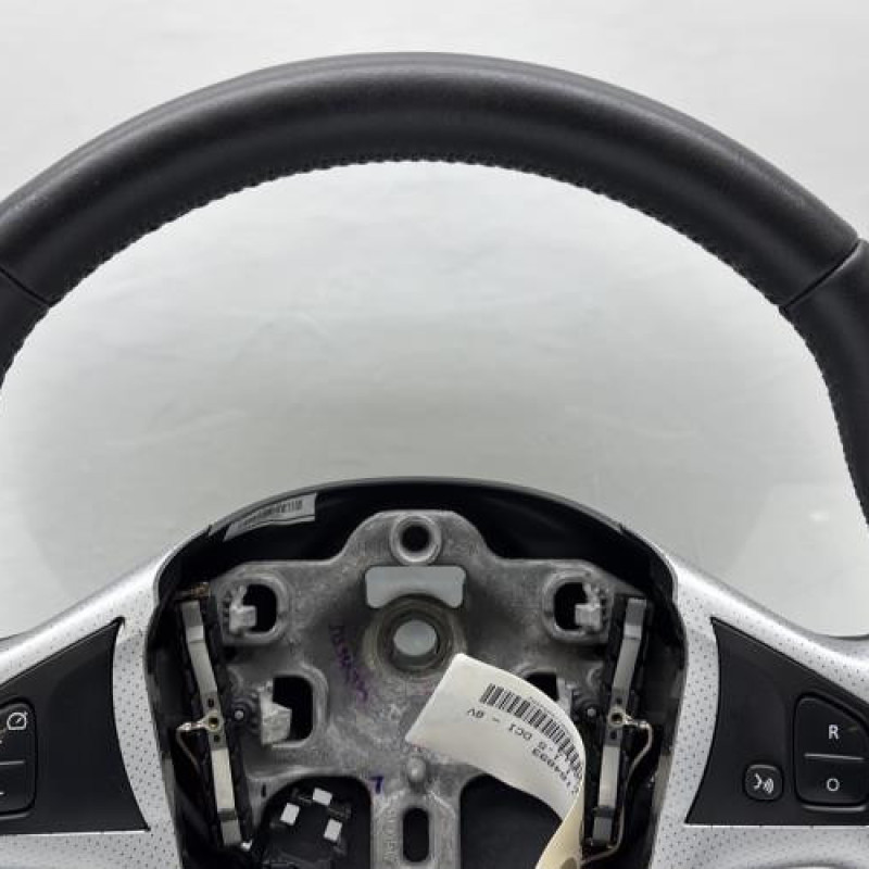 Volant RENAULT CLIO 4 Photo n°2