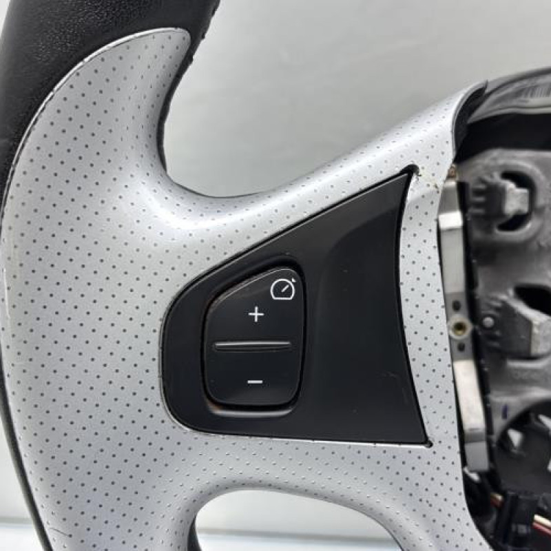 Volant RENAULT CLIO 4 Photo n°4