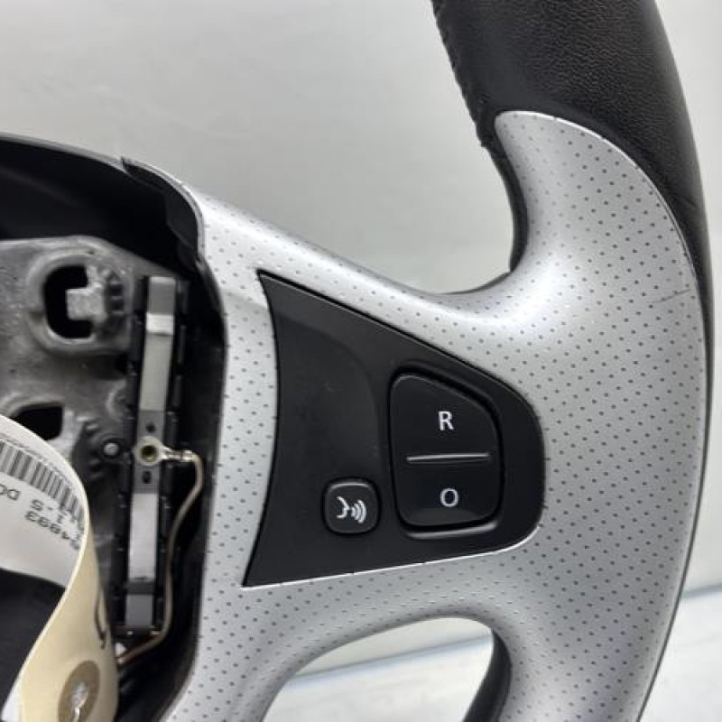 Volant RENAULT CLIO 4 Photo n°5