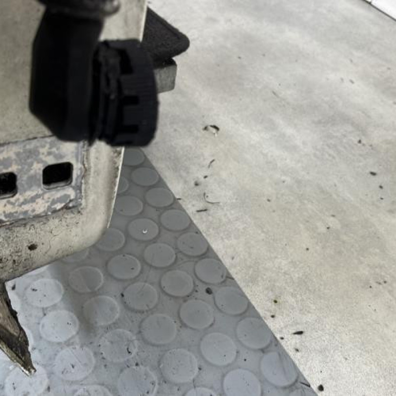 Porte avant droit PEUGEOT 205 Photo n°6