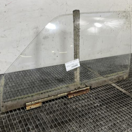 Vitre avant gauche PEUGEOT 205