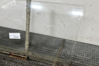 Vitre avant gauche PEUGEOT 205