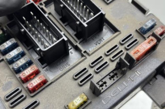 Boitier servitude moteur (BSM) PEUGEOT 206