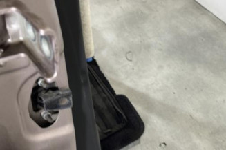 Porte arriere droit PEUGEOT 208 1