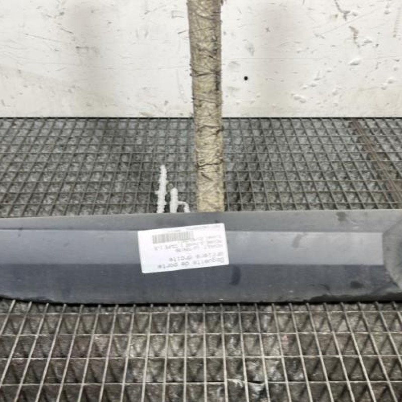 Baguette d'aile arrière droite RENAULT MEGANE 3 Photo n°1