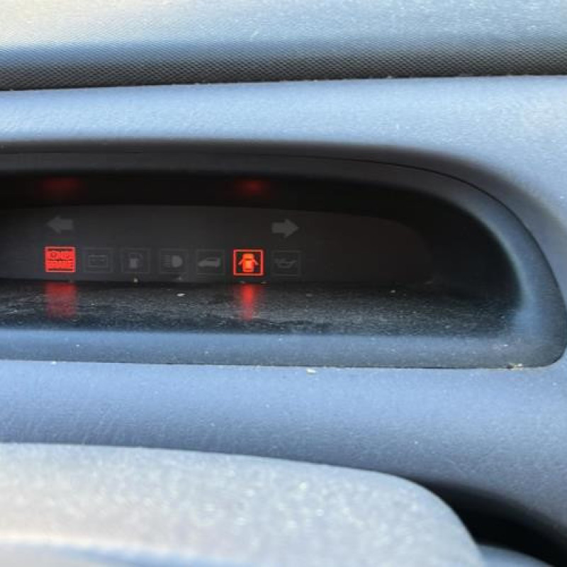 Pare choc avant HYUNDAI MATRIX Photo n°9