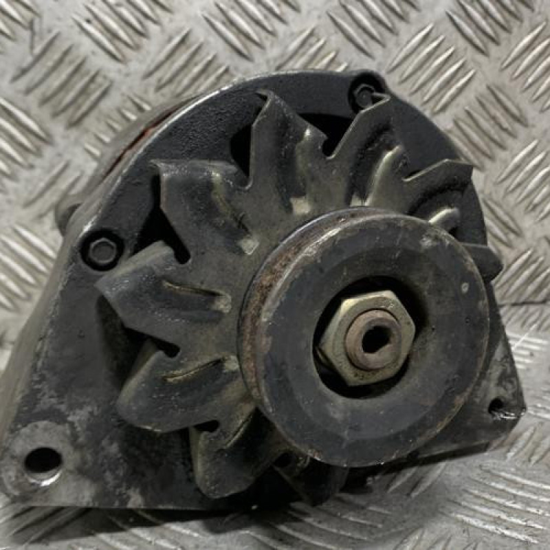Alternateur PEUGEOT 205 Photo n°2