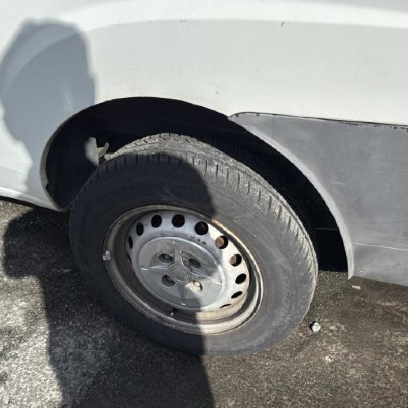 Pare choc avant FIAT DOBLO 1 Photo n°11