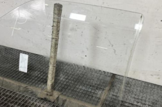 Vitre avant gauche PEUGEOT 106