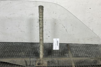 Vitre avant gauche PEUGEOT 106
