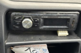 Vitre avant gauche PEUGEOT 106