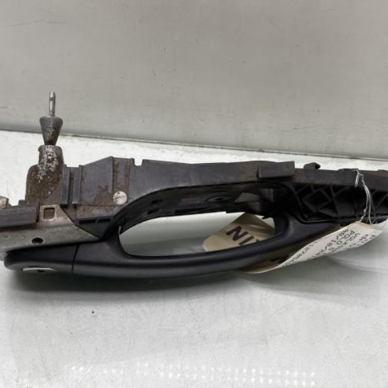 Poignee porte avant droit VOLKSWAGEN POLO 5 Photo n°3