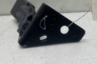 Attache ceinture arriere droit PEUGEOT 208 1