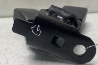 Attache ceinture arriere gauche PEUGEOT 208 1