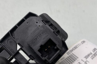 Bouton de coffre PEUGEOT 607