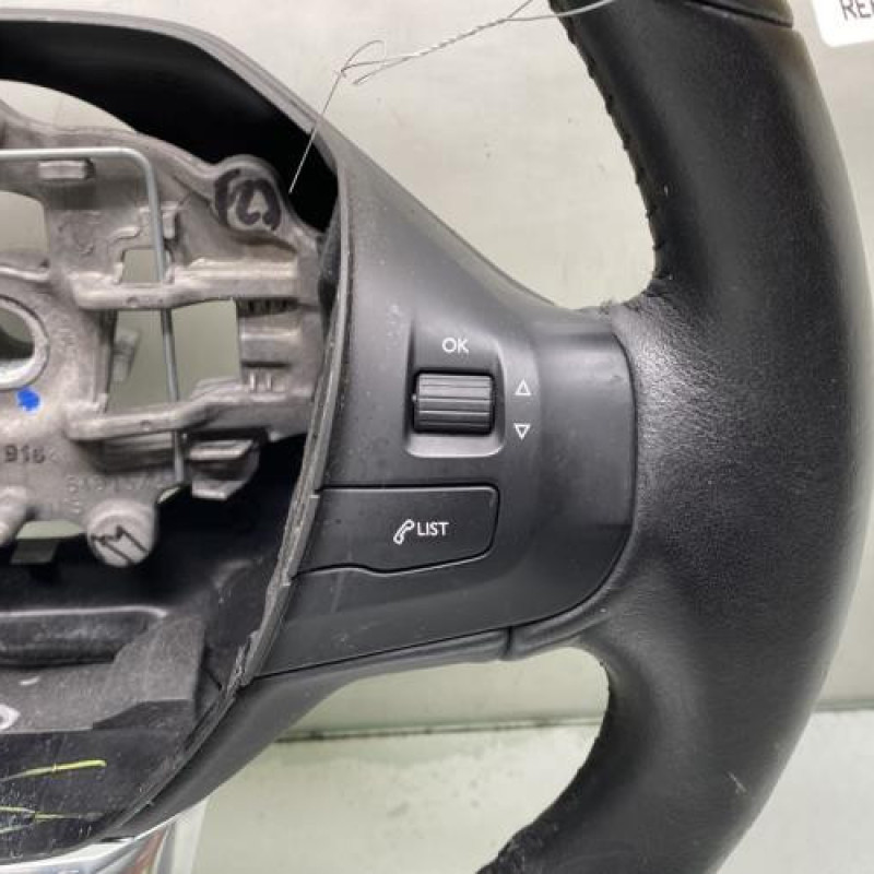 Volant PEUGEOT 208 1 Photo n°4