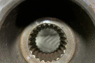 Pivot de moyeu avant gauche RENAULT CLIO 3