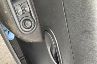 Pivot de moyeu avant gauche RENAULT CLIO 3