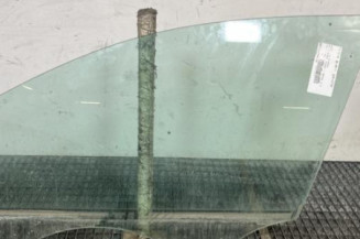 Vitre avant gauche AUDI A4 3 Photo n°1