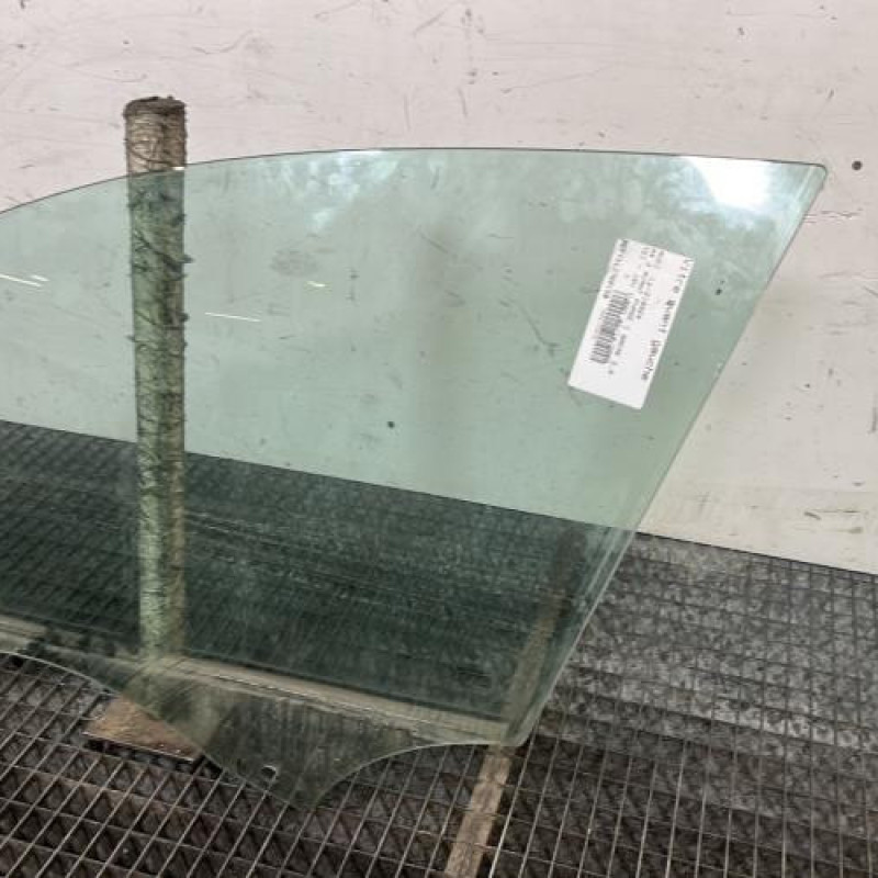 Vitre avant gauche AUDI A4 3 Photo n°3