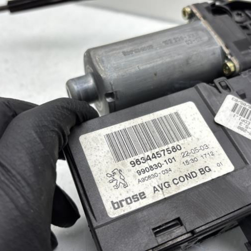 Leve vitre electrique avant gauche PEUGEOT 307 Photo n°4