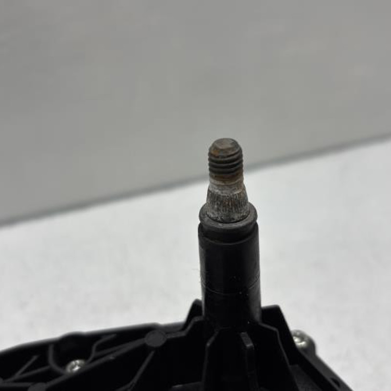 Moteur essuie glace arriere PEUGEOT 307 Photo n°2