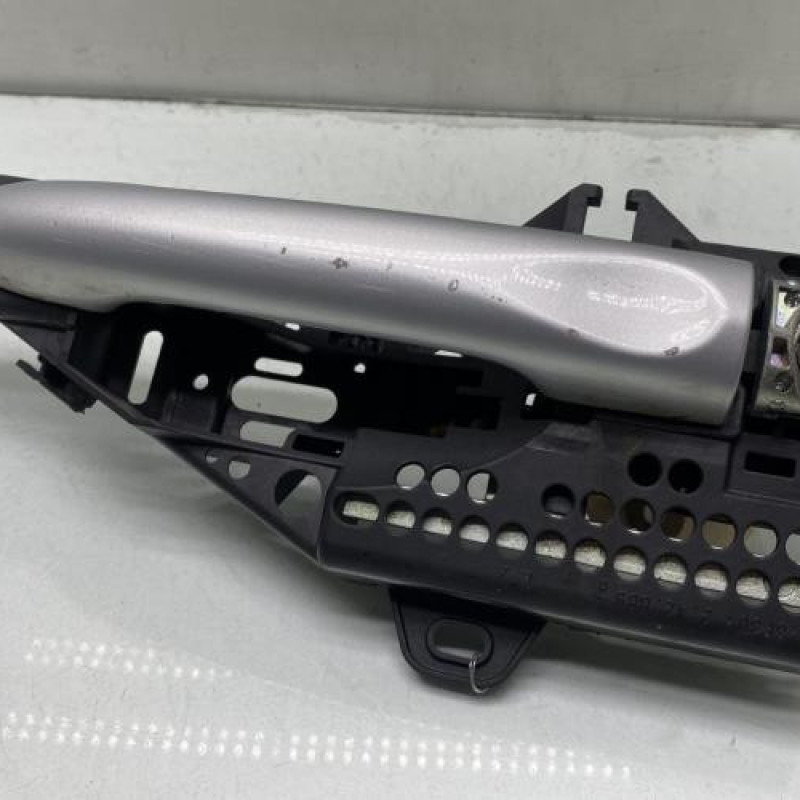 Poignee porte avant gauche RENAULT CLIO 4 Photo n°2