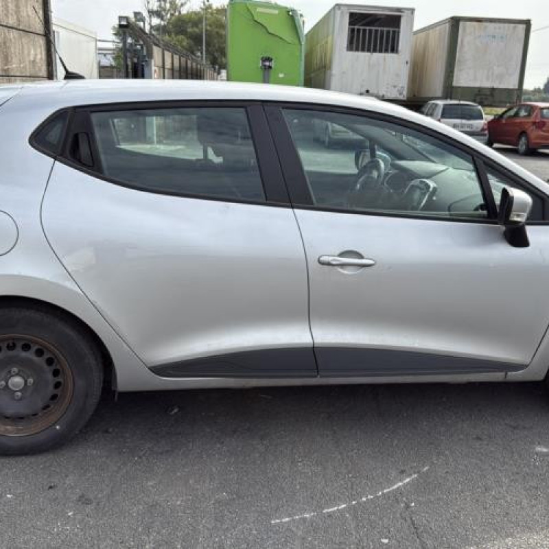 Poignee porte avant gauche RENAULT CLIO 4 Photo n°11