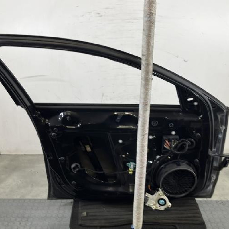 Porte avant gauche AUDI A4 3 Photo n°4