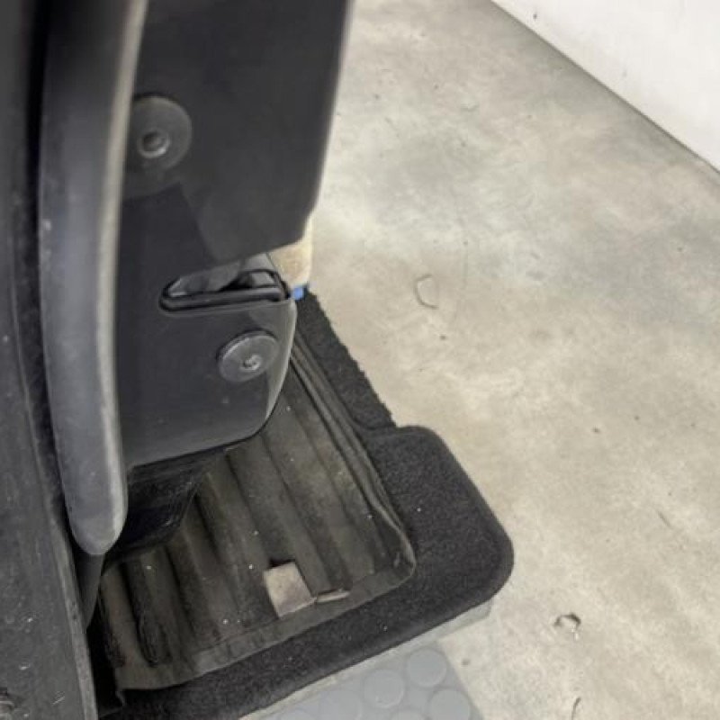 Porte avant gauche VOLKSWAGEN GOLF 5 Photo n°4