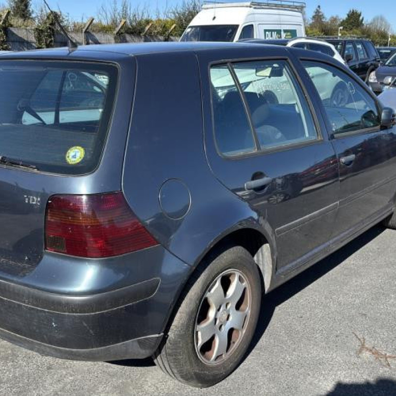 Reservoir essence VOLKSWAGEN GOLF 4 Photo n°3