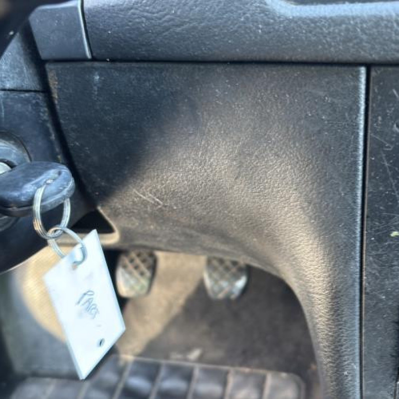 Reservoir essence VOLKSWAGEN GOLF 4 Photo n°17