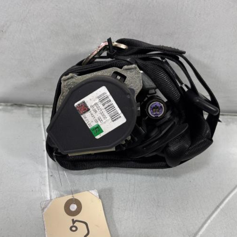 Pretensionneur de ceinture avant droit VOLKSWAGEN GOLF 5 Photo n°1