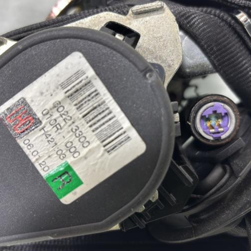 Pretensionneur de ceinture avant droit VOLKSWAGEN GOLF 5 Photo n°3