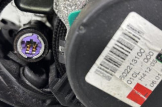 Pretensionneur de ceinture avant gauche VOLKSWAGEN GOLF 5