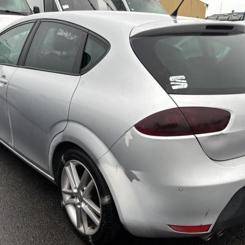 Pivot de moyeu arriere droit SEAT LEON 2 Photo n°4