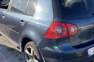 Pivot de moyeu arriere droit VOLKSWAGEN GOLF 5