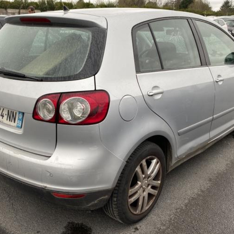 Pivot de moyeu arriere droit VOLKSWAGEN GOLF PLUS Photo n°3