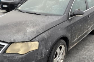 Boitier filtre a air VOLKSWAGEN PASSAT 5 Photo n°1