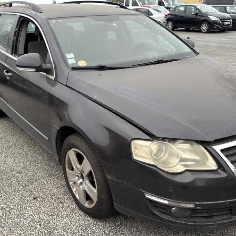 Boitier filtre a air VOLKSWAGEN PASSAT 5 Photo n°2