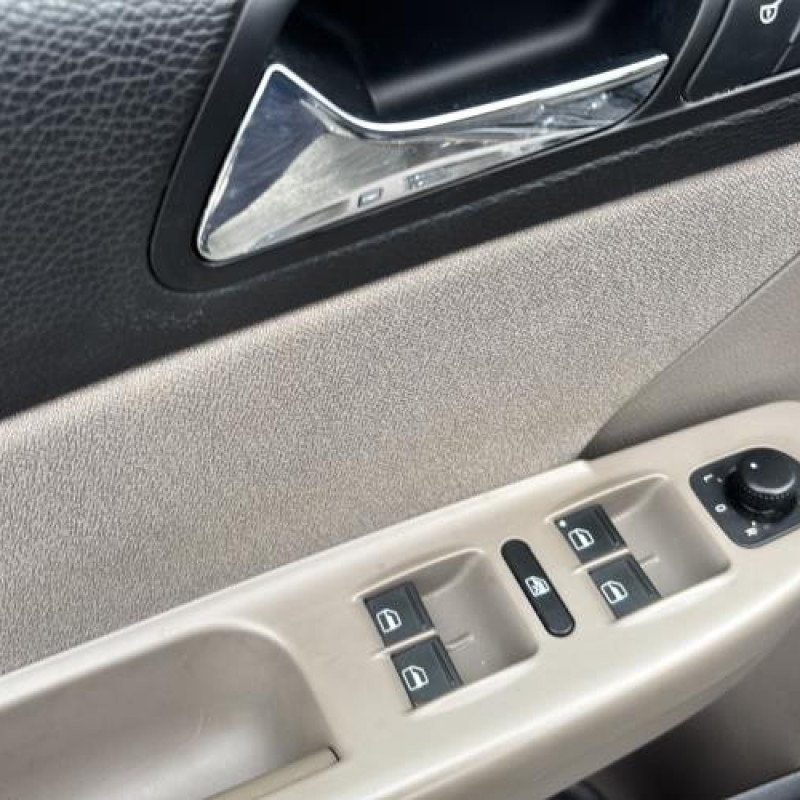 Boitier filtre a air VOLKSWAGEN PASSAT 5 Photo n°11