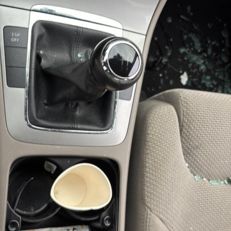 Boitier filtre a air VOLKSWAGEN PASSAT 5 Photo n°18