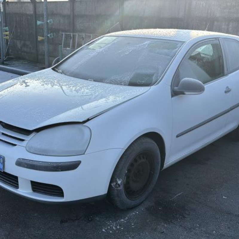 Pivot de moyeu arriere gauche VOLKSWAGEN GOLF 5 Photo n°1