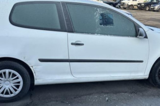 Pivot de moyeu arriere gauche VOLKSWAGEN GOLF 5