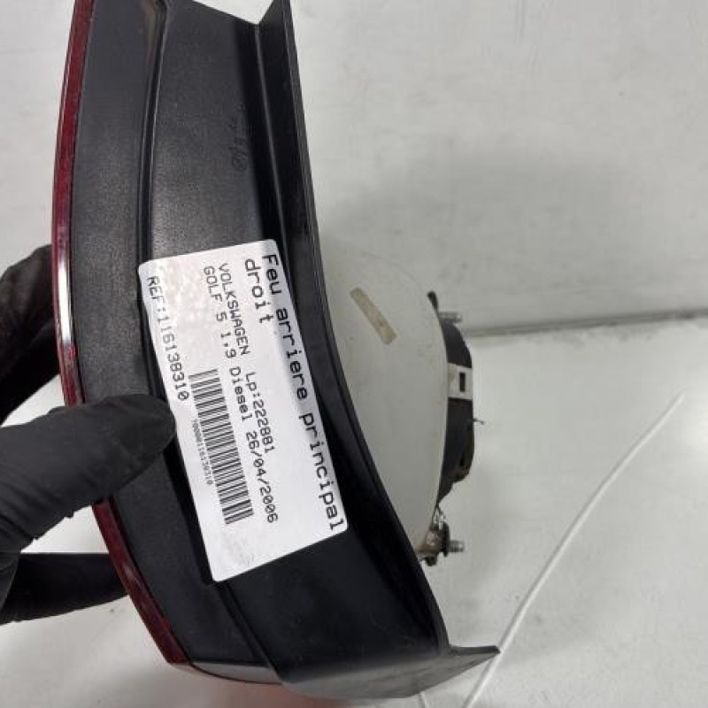 Feu arriere principal droit (feux) VOLKSWAGEN GOLF 5 Photo n°2