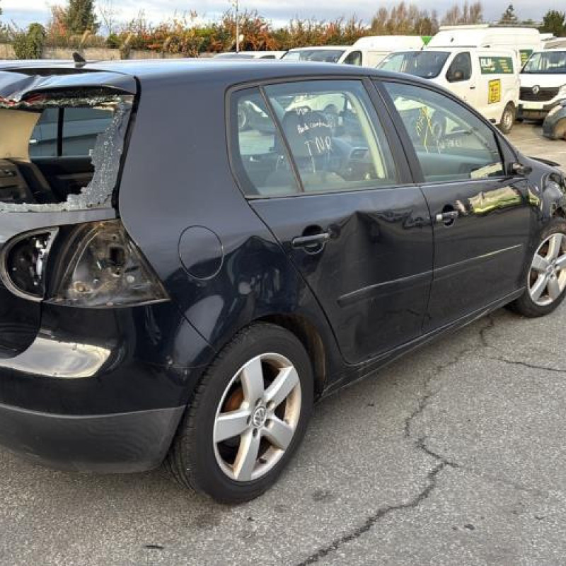 Pivot de moyeu arriere gauche VOLKSWAGEN GOLF 5 Photo n°3