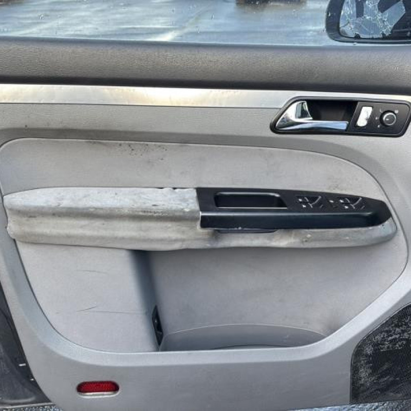 Etrier arriere droit (freinage) VOLKSWAGEN TOURAN 1 Photo n°9