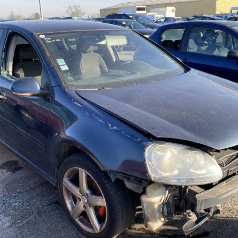 Pivot de moyeu arriere gauche VOLKSWAGEN GOLF 5 Photo n°2